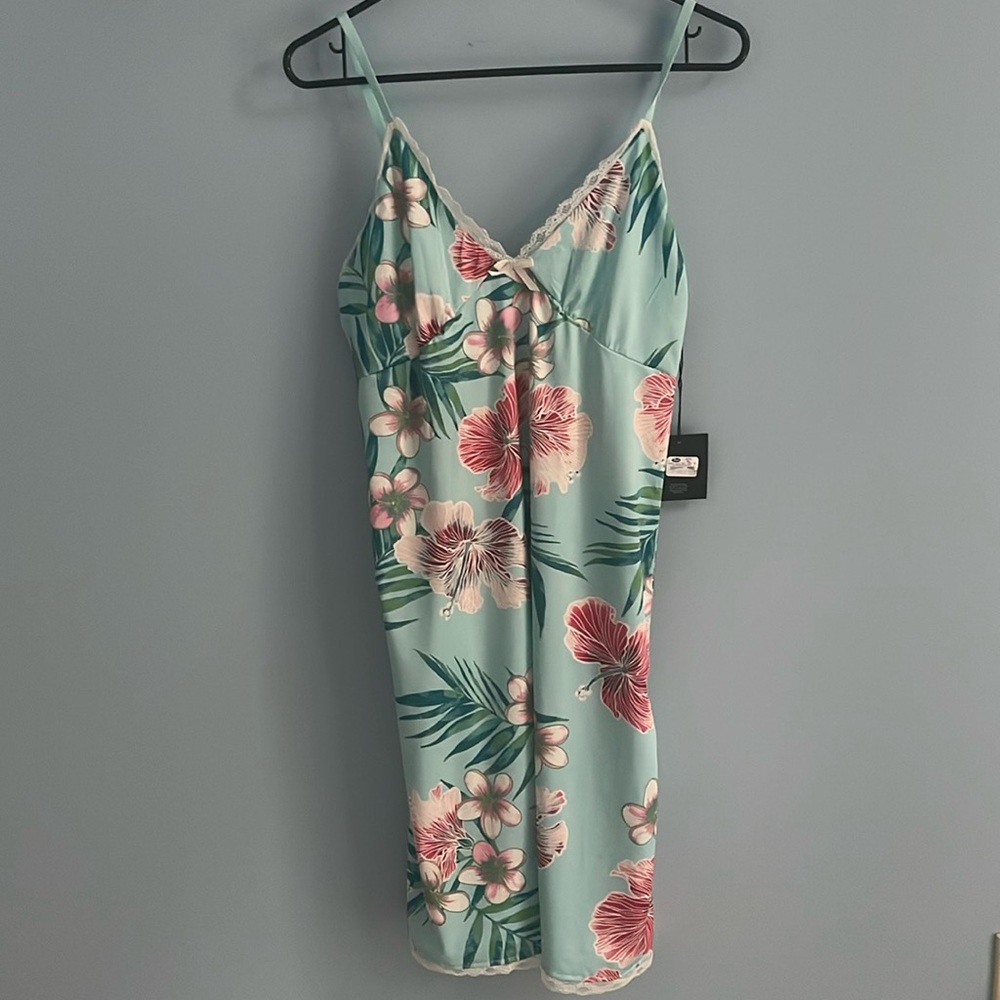 NWT Nanette Lepore intimate 🌙